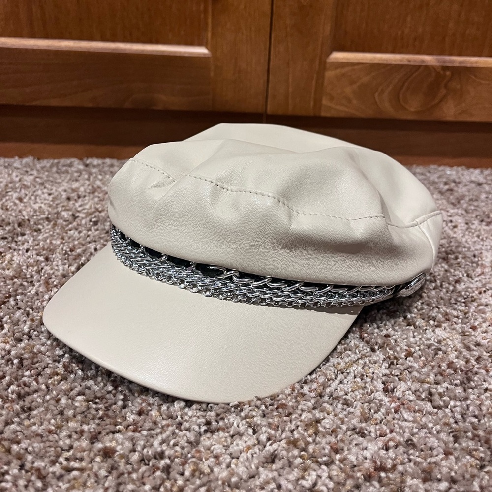 NWT Y2K Cream Faux Leather Cap with Chain‎ Accent